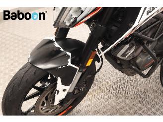 KTM 125 Duke  picture 17