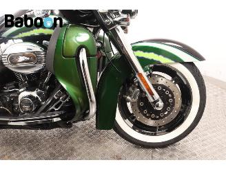 Harley-Davidson  FLHTCUSE CVO Ultra Classic picture 10