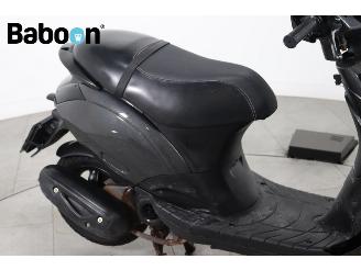 Piaggio  Zip 45KM picture 10