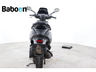 Piaggio  Zip 45KM picture 3