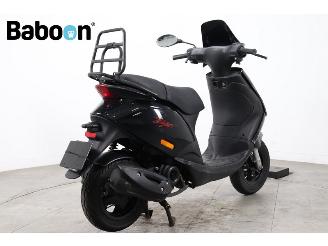 Piaggio  Zip 45KM picture 7