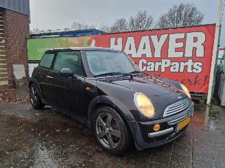 skadebil auto Mini One AUTOMAAT 2003/9
