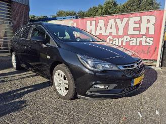 Voiture accidenté Opel Astra sports tourer 1.0 online edition 2018/8