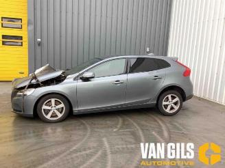 Volvo V-40  picture 4