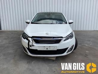 demontáž osobní automobily Peugeot 308 308 (L3/L8/LB/LH/LP), Hatchback 5-drs, 2013 / 2021 1.2 12V e-THP PureTech 130 2014