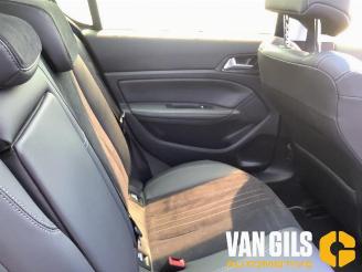 Peugeot 308 308 (L3/L8/LB/LH/LP), Hatchback 5-drs, 2013 / 2021 1.2 12V e-THP PureTech 130 picture 13