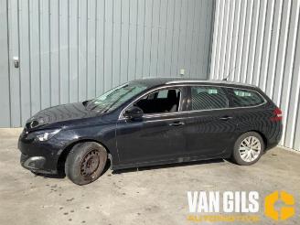 Peugeot 308 308 SW (L4/L9/LC/LJ/LR), Combi 5-drs, 2014 / 2021 1.2 12V e-THP PureTech 130 picture 8