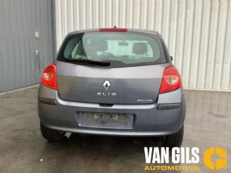 demontáž osobní automobily Renault Clio Clio III (BR/CR), Hatchback, 2005 / 2014 1.4 16V 2006/1