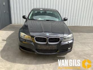 Uttjänta bilar auto BMW 3-serie 3 serie (E90), Sedan, 2005 / 2011 318i 16V 2011/1