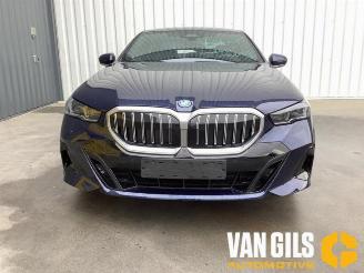 BMW 5-serie 5 serie (G60), Sedan, 2023 530e 2.0 TwinPower Turbo 16V picture 1