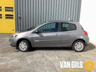 Auto da rottamare Renault Clio Clio III (BR/CR), Hatchback, 2005 / 2014 1.2 16V TCe 100 2010/8