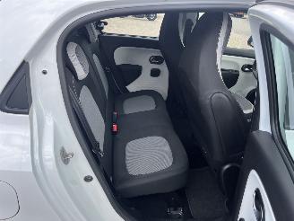 Renault Twingo 1.0 SCe Collection picture 12