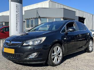 krockskadad bil auto Opel Astra 1.4 Turbo GT 2011/11