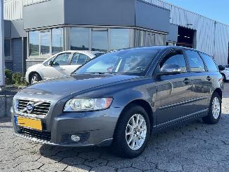 Avarii autoturisme Volvo V-50 2.0F R-Design Pro Edition 2011/10