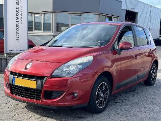 Schadeauto Renault Mégane Scénic 1.6 Expression 2010/1