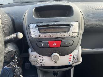Peugeot 107 1.0-12V XR picture 18