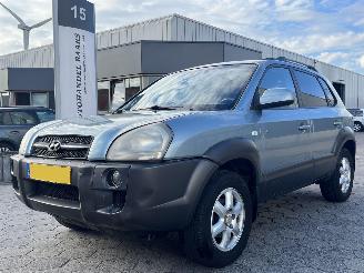 Vaurioauto  passenger cars Hyundai Tucson 2.7i V6 4WD Style 2005/2