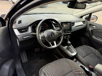 Renault Captur E-TECH HYBRID picture 17
