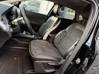 Renault Captur E-TECH HYBRID picture 11
