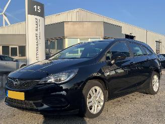 damaged passenger cars Opel Astra Sports Tourer 110 pk Edition 2022/2