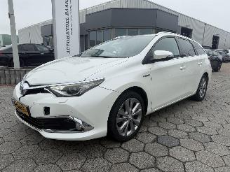 Toyota Auris Touring Sports 1.8 Hybrid Exclusive picture 1
