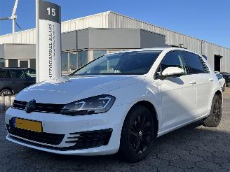 uszkodzony samochody osobowe Volkswagen Golf 1.2 TSI Highline 2013/5
