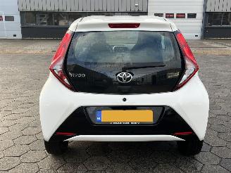 Toyota Aygo 1.0 VVT-i x-play picture 5