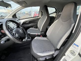 Toyota Aygo 1.0 VVT-i x-play picture 15