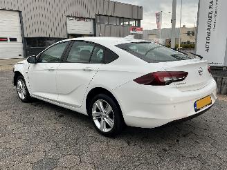 krockskadad bil auto Opel Insignia Grand Sport 1.5 Turbo EcoTec Online Edition 2017/9