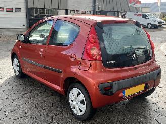 Peugeot 107 1.0-12V Urban Move picture 6