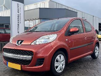 uszkodzony samochody osobowe Peugeot 107 1.0-12V Urban Move 2010/1