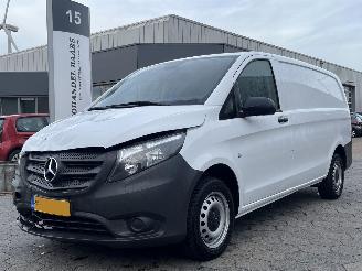 krockskadad bil bedrijf Mercedes Vito 114 CDI Lang 2024/3