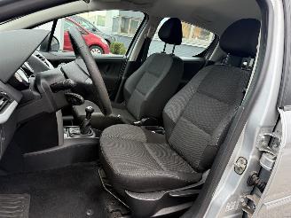Peugeot 207 1.4 VTi Urban Move picture 11