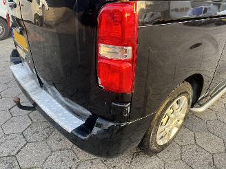 Peugeot Expert 227S 2.0 BlueHDI 150 Premium Pack picture 11