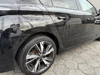 Peugeot 308 1.2 PureTech Allure picture 5