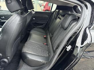 Peugeot 308 1.2 PureTech Allure picture 12