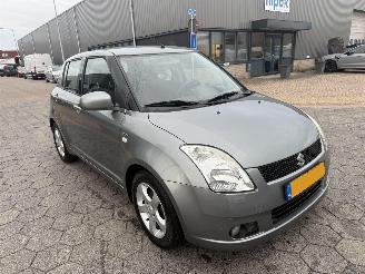 Suzuki Swift 1.5 Exclusive picture 3