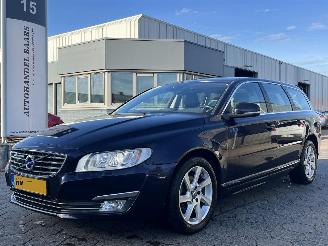 skadebil auto Volvo V-70 2.0 D4 Inscription Edition 2015/12