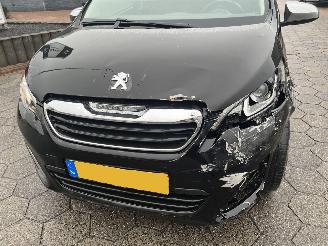 Peugeot 108 1.0 e-VTi Envy picture 13