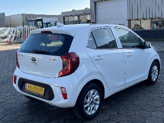 Kia Picanto 1.0 CVVT ComfortPlusLine Navigator picture 4