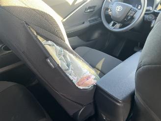 Toyota CH-R 1.8 Hybrid 140 Dynamic picture 12