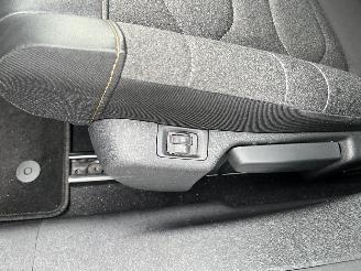 Citroën C3 1.2 PureTech Shine Business picture 13