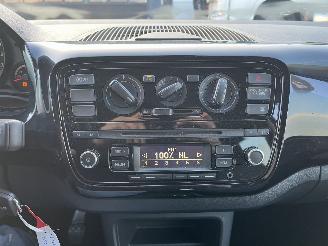 Volkswagen Up! 1.0 move up! BlueMotion picture 19