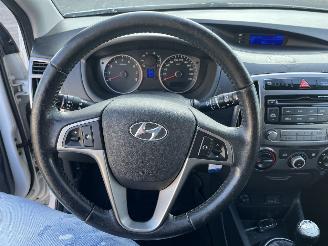 Hyundai I-20 1.2i i-Motion picture 16