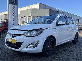 krockskadad bil auto Hyundai I-10 1.2i i-Motion 2012/9