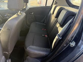 Renault Clio 1.4-16V Exception picture 11