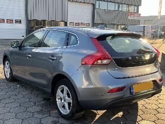 Volvo V-40 2.0 T2 R-Design picture 6