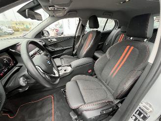 BMW 1-serie 118i Executive Edition AUTOMAAT picture 18