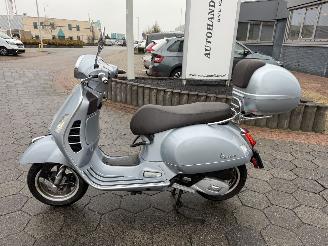 krockskadad bil motor Vespa  GT 125 2009/5