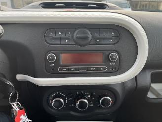 Renault Twingo 1.0 SCe Collection picture 17